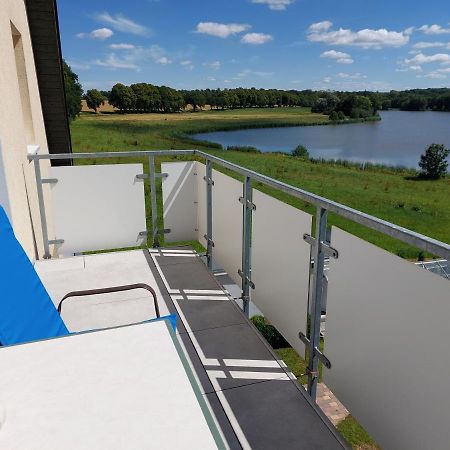 Dachgeschosswohnung mit Seeblick Ahrensbok Exterior foto