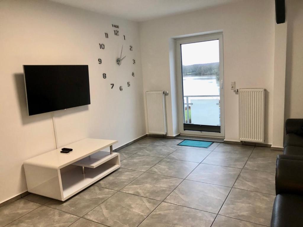 Dachgeschosswohnung mit Seeblick Ahrensbok Exterior foto