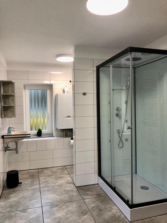 Dachgeschosswohnung mit Seeblick Ahrensbok Exterior foto
