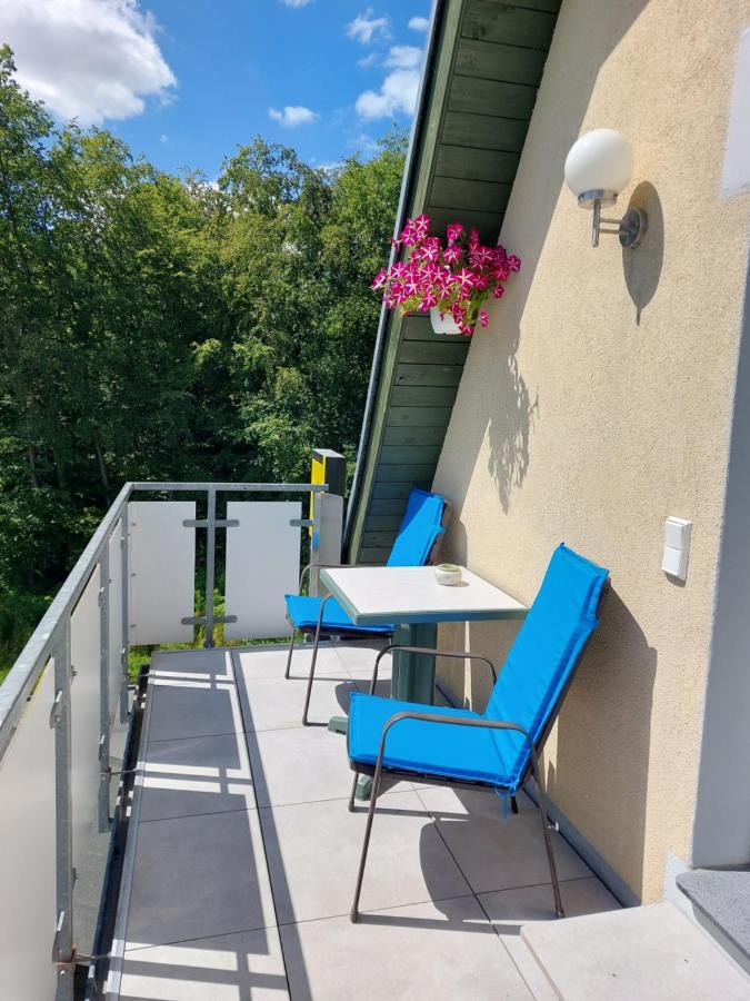 Dachgeschosswohnung mit Seeblick Ahrensbok Exterior foto