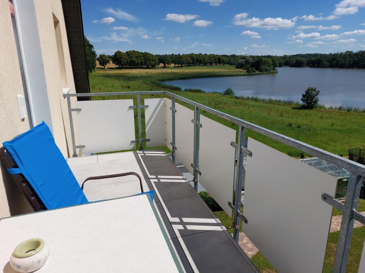 Dachgeschosswohnung mit Seeblick Ahrensbok Exterior foto